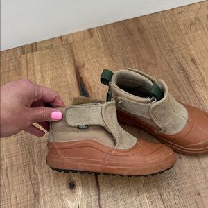 Vans MTE Kids Tan and Brown Waterproof Duck Boots with Green Pull Tab
